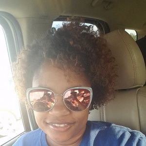 Meet your Posher, Edna